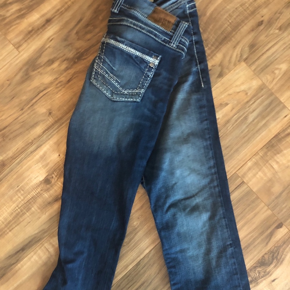 Buckle ankle length jeans